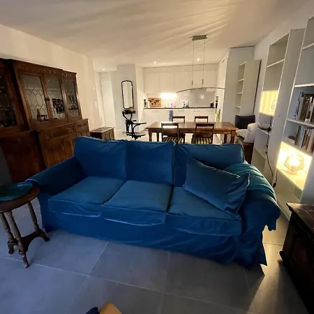 Modern 1 Bedroom, Large Living , Free Parking Apartmán *