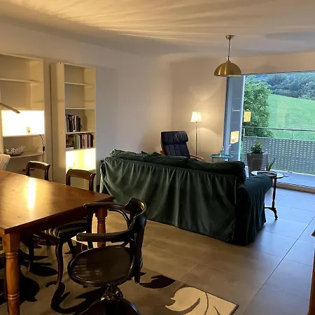 Apartmán Modern 1 Bedroom, Large Living , Free Parking
