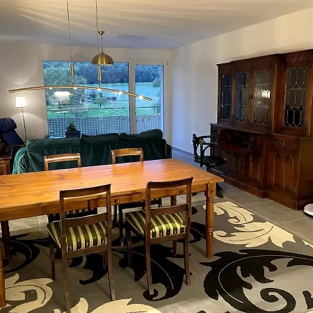 Modern 1 Bedroom, Large Living , Free Parking Apartmán *
