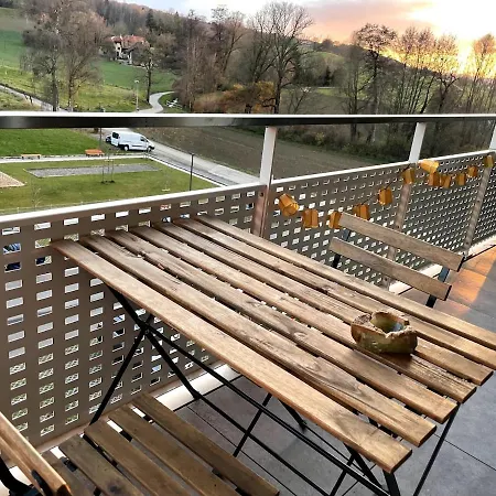 Apartmán Modern 1 Bedroom, Large Living , Free Parking